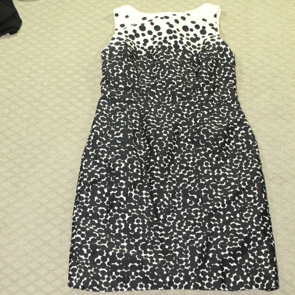 Leslie Fay Size 4 Fully Lined Black White Dots Sleeveless Sheath Dress